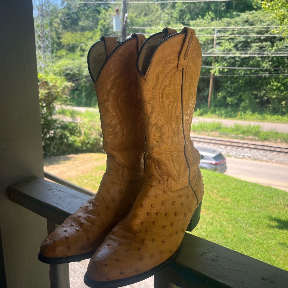 El General Tan Leather Cowboy Boots